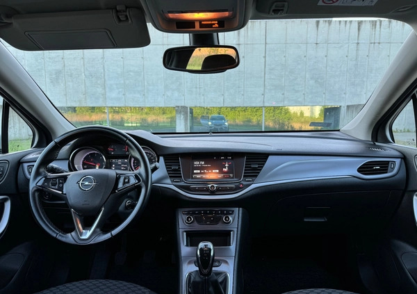 Opel Astra cena 38900 przebieg: 207000, rok produkcji 2019 z Lublin małe 254